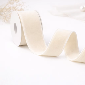 Ruban en velours tissé uni Neelkamal Industries 38 mm - 100 % polyester, résistant au rétrécissement, doux, luxueux, décoratif - Product Image 1