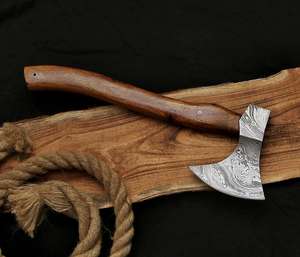 Hacha Tomahawk de Acero de Damasco Forjada a Mano de Grado Industrial con Funda de Cuero, Hacha Barba Personalizable para Camping y Uso en Exteriores - Product Image 3