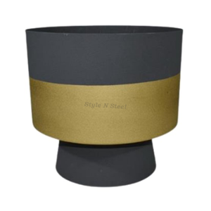 Macetero Moderno y Clásico para Interiores y Exteriores, Recubierto de Polvo Dorado, Resistente y Multiusos, con Drenaje - Product Image 1