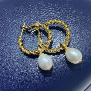 ต่างหูห้อยระย้าสไตล์บาโรกสุดหรู ปี 2025 สำหรับผู้หญิง ชุบทอง 14K ประดับมุก 7-8 มม. ดีไซน์เฉพาะตัว ชุบทองแดง - Product Image 2