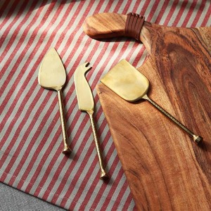 Ensemble élégant de 3 couteaux à fromage en acier inoxydable doré, design moderne, finition miroir de qualité supérieure, aspect luxueux, respectueux de l'environnement - Product Image 1