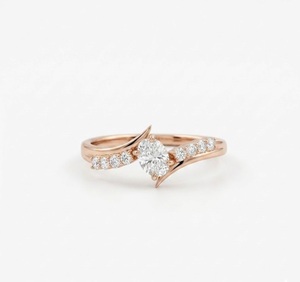 Bague de fiançailles moderne à bande incurvée, diamant ovale 0,65 carat, alliance de mariage unique torsadée pour femme en or rose 14 carats - Product Image 1
