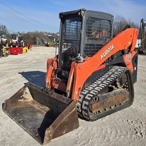Chargeuse compacte Kubota SVL95-2 d'occasion 2022, capacité nominale de 1 tonne, faible nombre d'heures de fonctionnement, composants moteur essentiels - Product Image 4