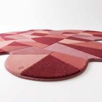Tapis en laine géométrique rectangulaire rose et rouge, écologique, tufté à la main, à poils épais, motif modulaire circulaire à facettes pour un intérieur moderne