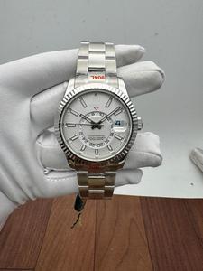 นาฬิกาหรูหราอัตโนมัติสไตล์ GMT คุณภาพสูง โครโนกราฟ หน้าปัดสีขาว ขอบหน้าปัดแบบฟลูเต็ด สายสแตนเลสสตีล ดีไซน์ทันสมัย กลไก ETA - Product Image 2