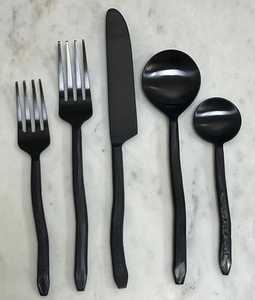 Tenedores y Cucharas de Hierro Forjados a Mano con Diseño Artesanal Grabado, Estilo Rústico para Servir, Cocinar y Decorar el Hogar - Product Image 5