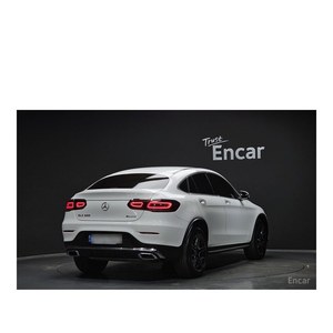 Mercedes-Benz GLC300 4MATIC Coupé Modèle Mai 2023 17 873 km Boîte de vitesses automatique Volant à gauche Caméra de recul Toit ouvrant panoramique LED - Product Image 2