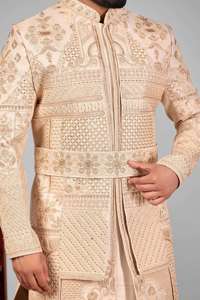 Sherwani para hombre con cuello mandarín, diseño frontal multipanel, sin arrugas, para bodas festivas, de tela tradicional de primera calidad con tacto divino. - Product Image 3