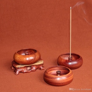 Brûleur d'encens artisanal en bois de manguier 100% naturel KS International avec support, compatible avec l'encens indien, utilisable toute l'année - Product Image 3