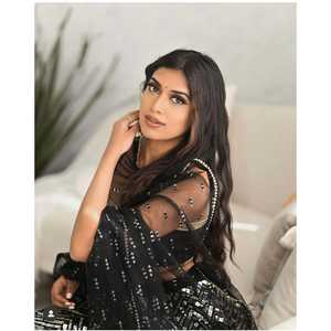 Hermosos Vestidos de Noche con Lentejuelas y Bordado Zari, Lehenga Choli para Fiestas - Product Image 1