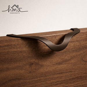 Poignée de meuble ovale en laiton de style ferme moderne pour tiroirs - Écologique, durable, installation facile - Product Image 1