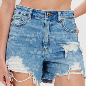 Shorts de mezclilla de cintura alta para mujer, estilo casual, con efecto desgastado, transpirables, con dobladillo rasgado y cierre de botones - Product Image 6
