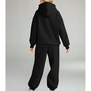 Conjunto Deportivo de Mujer con Capucha, Corte Ajustado, 100% Algodón, Personalizable, Venta al Por Mayor - Product Image 2