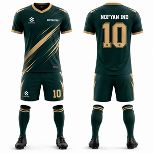 Fabricant d'uniformes de football personnalisés, respirants, écologiques, OEM, directement de l'usine au Pakistan |   Vente en gros de ballons de football unisexes pour adultes - Product Image 1