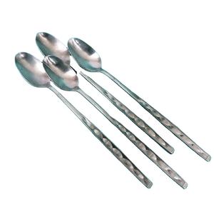 Ensemble de cuillères de service en acier inoxydable et argent avec un long manche unique Aspect royal Couverts de haute qualité pour restaurant Maison de mariage - Product Image 1