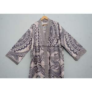 Kimono artesanal vintage con estampado floral para mujer, 100% algodón, diseño floral único de la India, de secado rápido, estético. - Product Image 2