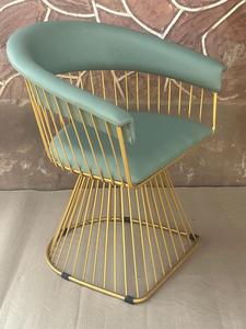 Fauteuil de salle à manger moderne en rotin marron durable, design de luxe, dossier haut, en cuir ou velours, pour restaurant, cuisine ou maison - Product Image 4