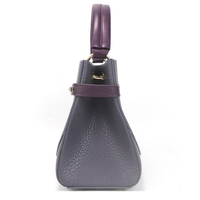 Sac à main structuré en cuir PU pour femme avec poignée supérieure, sac à bandoulière élégant à rabat pour le quotidien, le travail et les trajets, sac bandoulière OEM ODM en gros
