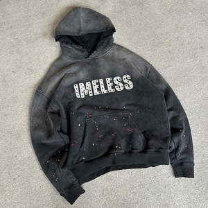 Sweat à capuche personnalisé OEM avec strass, effet délavé, coupe oversize et broderie vieillie - Product Image 1