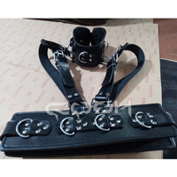 Harnais complet en cuir noir robuste de style bondage avec collier de maintien, poitrine ajustable à boucles et ceinture large à la taille