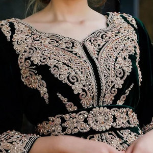 Karakou algérien, taille ajustable, collection de vêtements traditionnels en velours pour femmes, Karakou algérien sur commande - Product Image 2