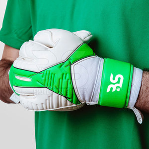 Gants de gardien de but légers, respirants et durables, équipement d'entraînement sportif professionnel pour hommes et jeunes - Product Image 3
