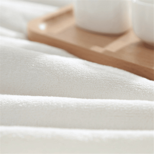 Coperta in Flanella con Motivo a Fiori a Trombetta e Foglie Verdi, Super Morbida e Leggera 5kg per Divano, Ufficio, Letto, Viaggio - Design Scenico Multifunzionale - Product Image 3