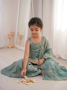 Ensemble Kurta Sharara pour filles en bleu sarcelle avec dupatta |   Costume ethnique pour enfants avec broderie |   Tenue de fête de mariage festive pour filles - Product Image 4
