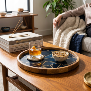 Plateau de service rond en bois fait main avec incrustation dorée et mosaïque géométrique en émail bleu – Vente en gros, personnalisable OEM/ODM - Product Image 2