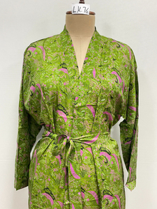 Kimono de Seda Hecho a Mano en India para Mujer, con Logotipo Frontal, Mangas Largas, Bolsillos Dobles, a Precio de Mayoreo - Product Image 4