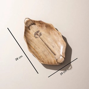 Bandeja de servir rústica de madera con asas de cuerda, diseño de vetas de madera natural para aperitivos y postres - Product Image 6