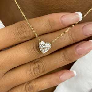 Collar con Diamante Cultivado en Laboratorio con Corte Corazón en Oro Sólido de 14K, Certificado IGI, Joyería Moderna para Uso Diario de Mujer - Product Image 2