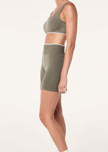 Ensemble confortable haut et short de yoga pour femme, vêtements de sport pour femme, haut et short de yoga pour l'exercice quotidien, ensemble 2 pièces pour femme - Product Image 4