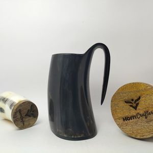 Tasses en corne sculptées durables, conçues pour les amateurs d'aventure qui apprécient les ustensiles de boisson traditionnels - Product Image 4