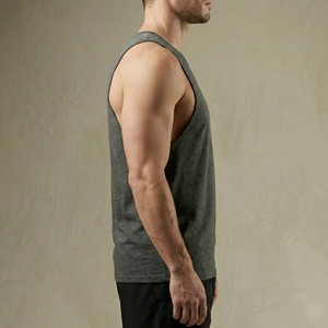 Camiseta sin mangas para hombre con corte bajo en las axilas, de algodón/bambú, de secado rápido, transpirable, estilo vintage, con logo y color personalizables, estilo streetwear, para culturismo. - Product Image 4