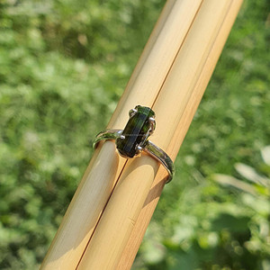 Anillo de turmalina verde cruda de Plata de Ley 925, piedra natal de cristal curativo Original, proveedor de joyería al por mayor, Moissanite Main - Product Image 2