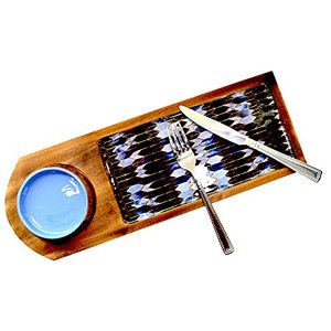 Tabla de charcutería de madera hecha a mano con centro decorativo de mosaico y mini tazones para queso, galletas y aperitivos - Product Image 3