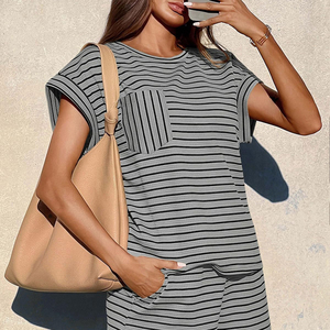 Conjunto de Verano de Moda para Mujer, Diseño a Rayas, Cómodo, de 2 Piezas, Camiseta de Manga Corta y Pantalones Cortos - Product Image 6