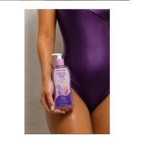 Nettoyant intime féminin doux de haute qualité pour l'hygiène intime quotidienne, provenant d'un fournisseur indien au meilleur prix - Product Image 1