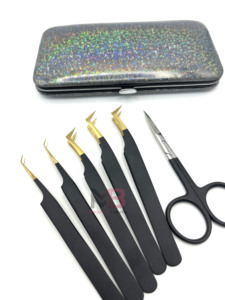 Pinzas para Pestañas de Acero Inoxidable de Nuevo Diseño, Pinzas para Pestañas con Agarre de Fibra y Punta Puntiaguda en Color Degradado Negro, Estuche Personalizado - Product Image 5