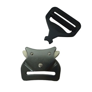Hebilla Ajustable de Liberación Rápida A831-BK, Barra Deslizante de 38 mm - Product Image 1