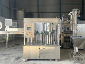 Machine de remplissage automatique de liquides, équipement d'emballage de bouteilles, haute précision, utilisation facile pour l'eau, les boissons, les aliments - Product Image 4