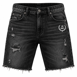 Shorts en jean décontractés pour hommes, conçus avec des matériaux durables et une coupe confortable, dotés de coutures soignées et de détails pratiques - Product Image 1