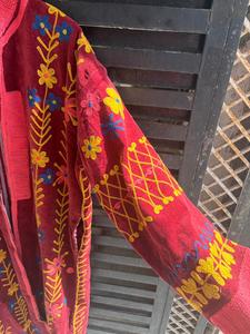 Abrigo Largo Gótico de Terciopelo Reversible Ecológico para Mujer, Tallas Grandes, Hecho a Mano con Patrón Floral Bordado, Capucha y Hombros Caídos - Product Image 4