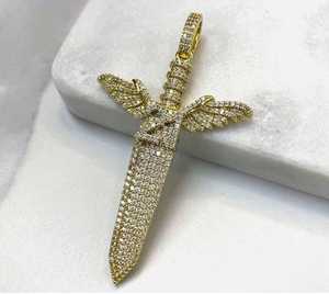 Colgante de Lujo para Hombre, Chapado en Oro de 18k sobre Plata de Ley, con Micro Pavé de Moissanita, Diseño de Alas de Espada, Estilo Hip Hop Rapper Bling - Product Image 3