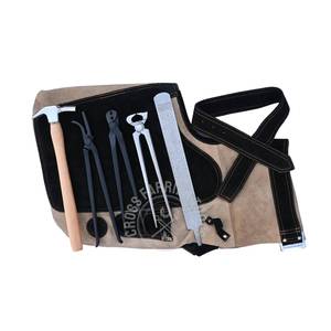 Kit de Herramientas para Herrador con Pinza para Clavos de Pezuña, Extractor de Clavos de Pezuña, Martillo de Alta Resistencia, Lima de Pezuña, Herramienta para Quitar Clavos de Pezuña y Delantal de Cuero Granulado - Product Image 1