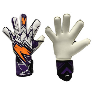 Guantes de portero de calidad con una fuerte superficie en la palma para un agarre consistente durante el entrenamiento y los partidos. Guantes de portero. - Product Image 1