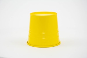 Macetero Metálico Amarillo Brillante, Perfecto para Jardines, Espacios Públicos y Decoración Exterior, Hecho a Mano en India - Product Image 3