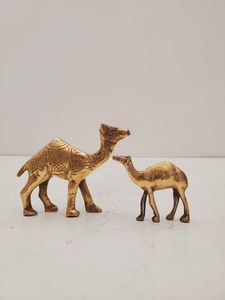 Stylish Brass Camel <b>Table</b> Centerpiece Ornament For Coffee <b>Table</b> Decor And Artistic Interior Arrangement - Product Image 5