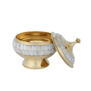 Incensario Católico de Latón con Tapa de Diseño de Cruz y Mosaico de Conchas - Product Image 5